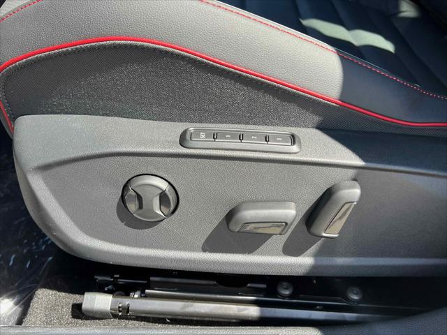 2025 Volkswagen Golf GTI 2.0T SE