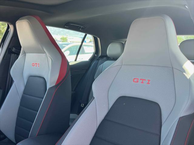 2025 Volkswagen Golf GTI 2.0T SE