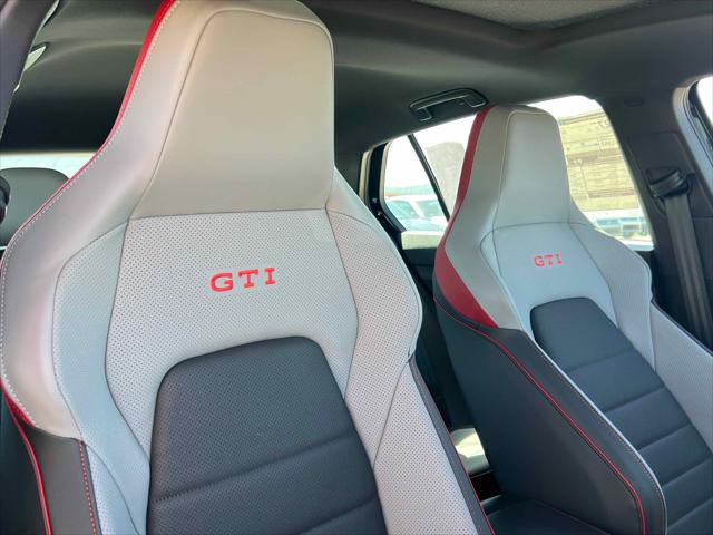 2025 Volkswagen Golf GTI 2.0T SE