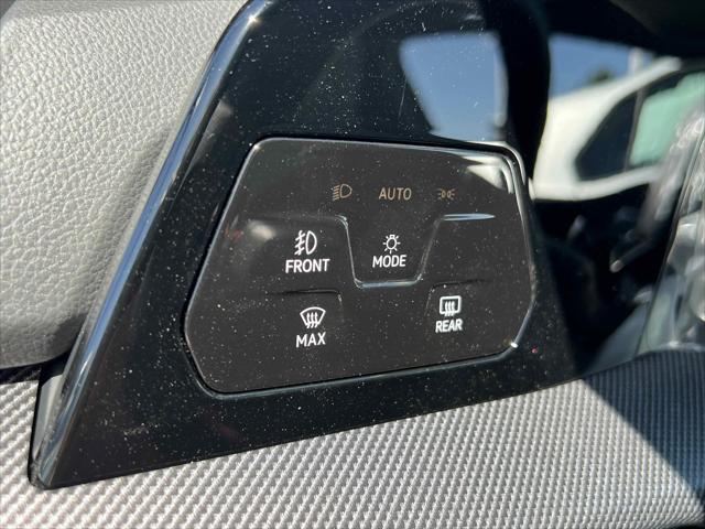 2025 Volkswagen Golf GTI 2.0T SE