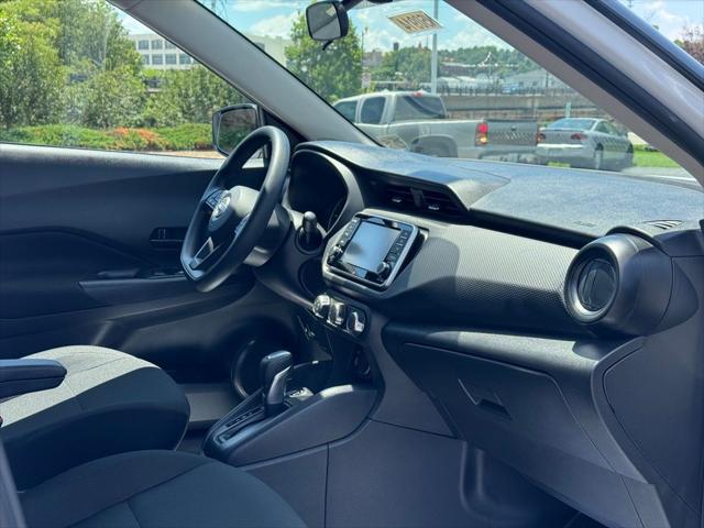 2025 Nissan Kicks S