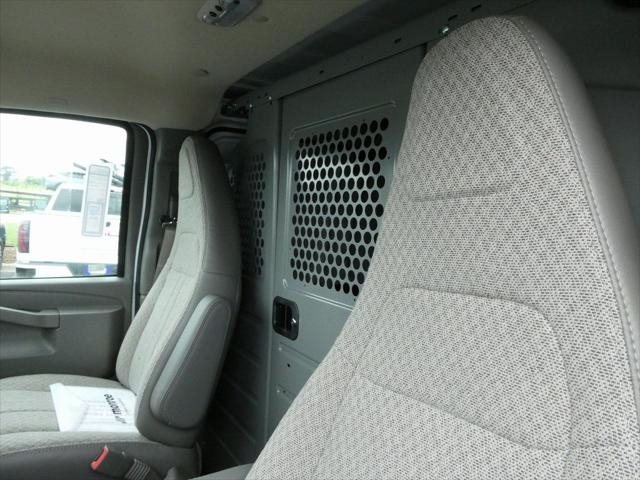 2025 GMC Savana Cargo RWD 3500 Regular Wheelbase Work Van