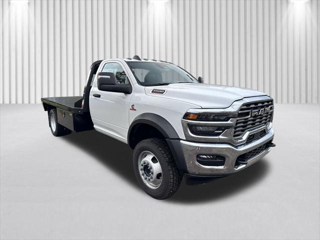 2026 RAM Ram 5500 Chassis Cab RAM 5500 TRADESMAN CHASSIS REGULAR CAB 4X4 84 CA 2026 RAM Ram 5500 Chassis Cab RAM 5500 TRADESMAN CHASSIS REGULAR CAB 4X4 84 CA