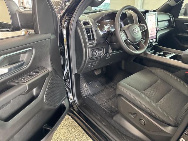 2025 Ram 1500 Big Horn Crew Cab 4x4 5'7" Box
