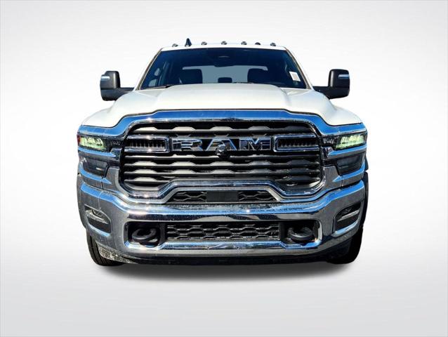 2026 RAM Ram 5500 Chassis Cab RAM 5500 TRADESMAN CHASSIS CREW CAB 4X4 84 CA