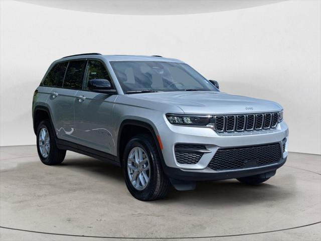 2025 Jeep Grand Cherokee GRAND CHEROKEE LAREDO X 4X2