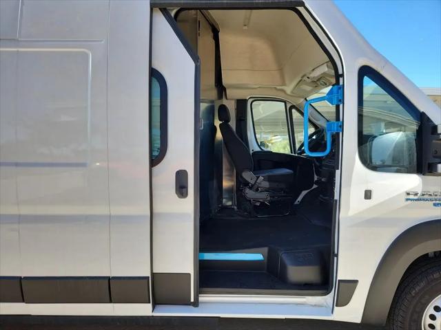 2025 Ram ProMaster Step Van Super High Roof 159" WB EXT