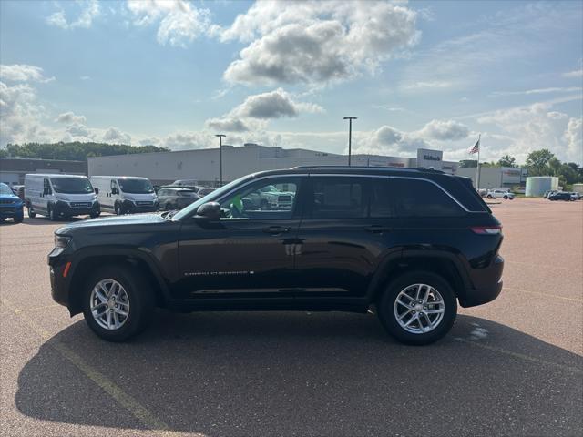 2023 Jeep Grand Cherokee Laredo X 4x4 2023 Jeep Grand Cherokee Laredo X 4x4