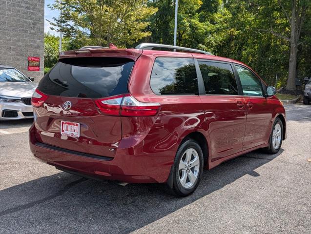 2019 Toyota Sienna LE 8 Passenger
