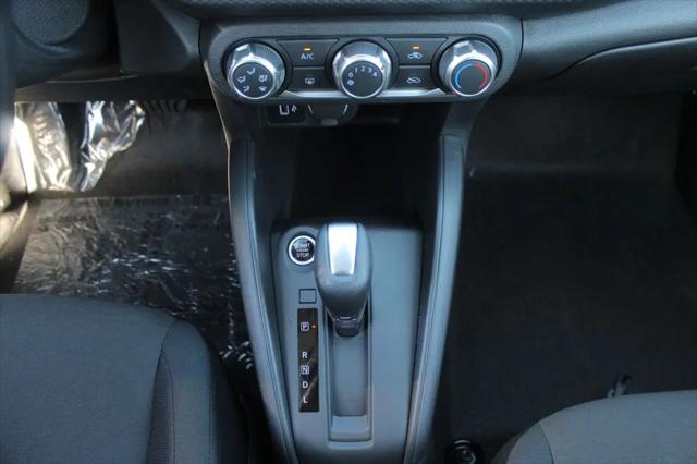 2025 Nissan Kicks S
