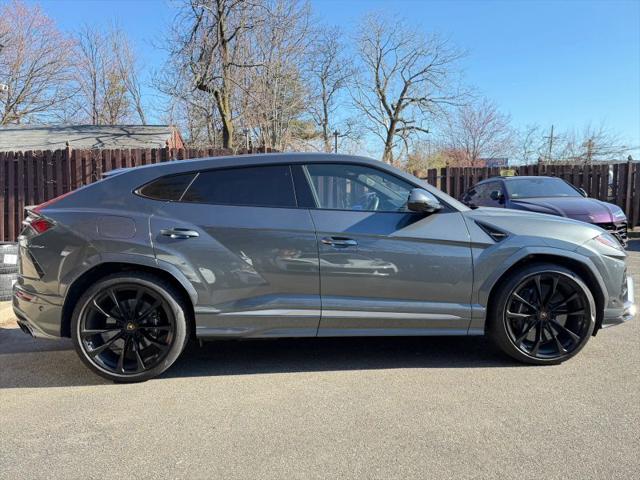 2019 Lamborghini Urus Base
