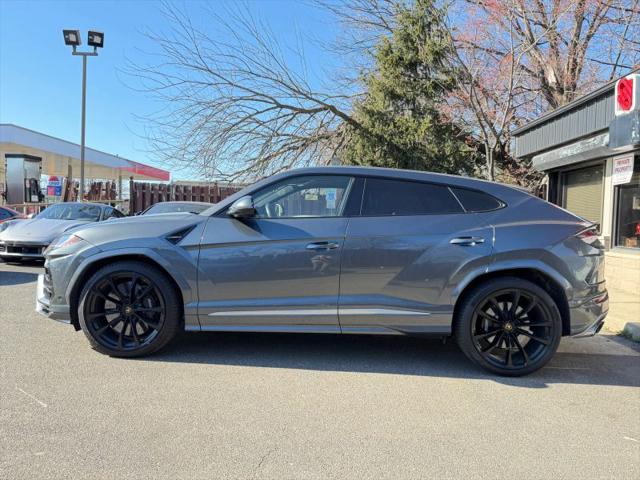 2019 Lamborghini Urus Base
