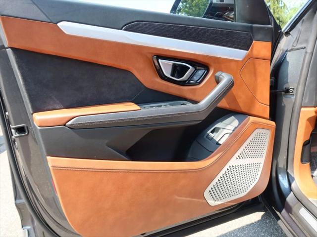 2019 Lamborghini Urus Base