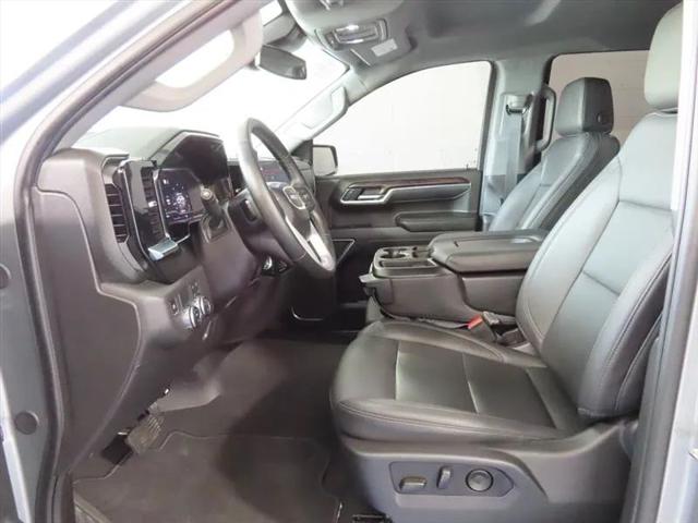 2025 GMC Sierra 1500 2WD Crew Cab Short Box SLT