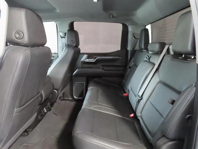 2025 GMC Sierra 1500 2WD Crew Cab Short Box SLT