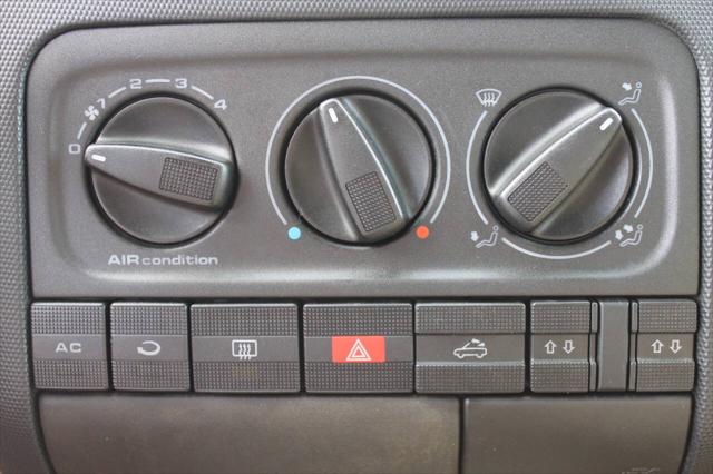 2002 Volkswagen Cabrio GLX