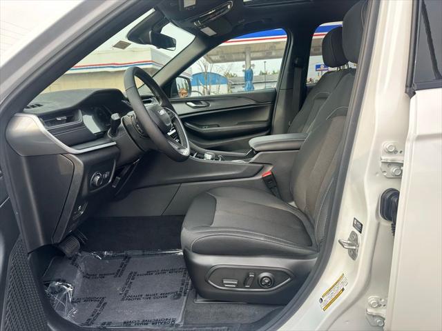 2025 Jeep Grand Cherokee GRAND CHEROKEE LAREDO X 4X4 2025 Jeep Grand Cherokee GRAND CHEROKEE LAREDO X 4X4