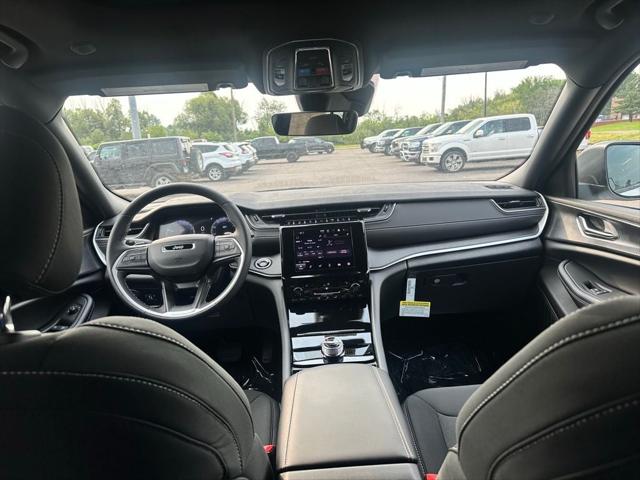 2025 Jeep Grand Cherokee GRAND CHEROKEE LAREDO X 4X4 2025 Jeep Grand Cherokee GRAND CHEROKEE LAREDO X 4X4