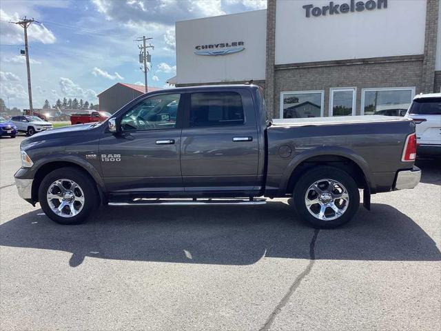 2017 RAM 1500 Laramie Crew Cab 4x4 57 Box