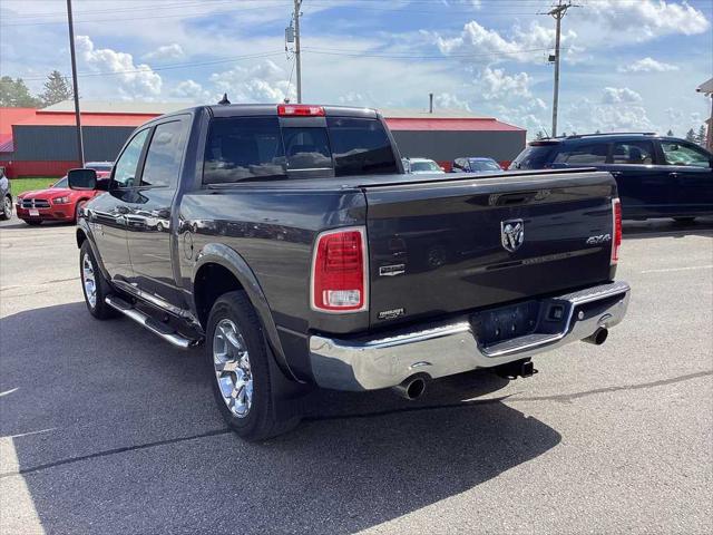 2017 RAM 1500 Laramie Crew Cab 4x4 57 Box
