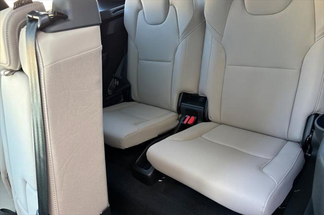 2026 Volvo XC90 Plus, B6 AWD Gas (mild hybrid), Gasoline, Bright, 7 Seats