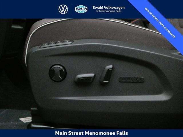 2025 Volkswagen ID. Buzz Pro S Plus with 4MOTION