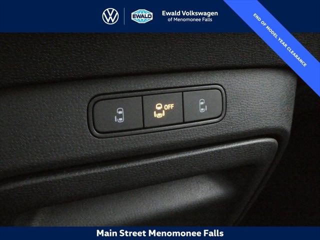 2025 Volkswagen ID. Buzz Pro S Plus with 4MOTION