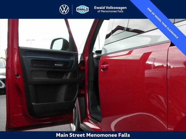 2025 Volkswagen ID. Buzz Pro S Plus with 4MOTION