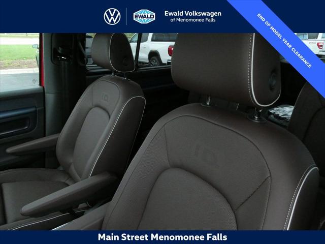 2025 Volkswagen ID. Buzz Pro S Plus with 4MOTION