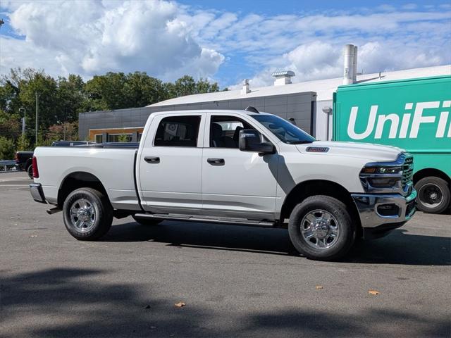 2026 RAM Ram 3500 RAM 3500 TRADESMAN CREW CAB 4X4 64 BOX