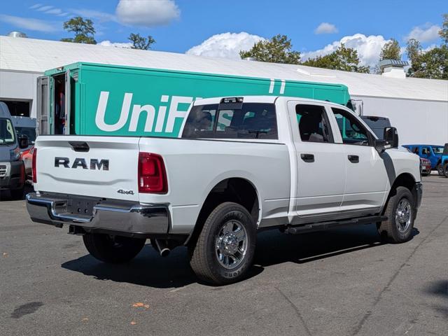 2026 RAM Ram 3500 RAM 3500 TRADESMAN CREW CAB 4X4 64 BOX