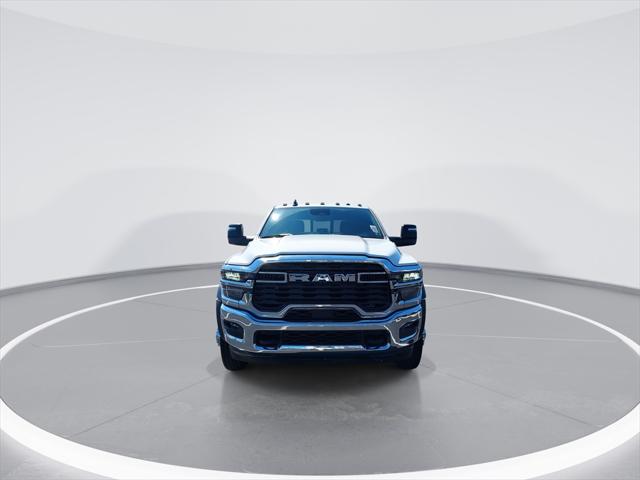 2026 RAM Ram 4500 Chassis Cab RAM 4500 TRADESMAN CHASSIS CREW CAB 4X4 60 CA 2026 RAM Ram 4500 Chassis Cab RAM 4500 TRADESMAN CHASSIS CREW CAB 4X4 60 CA