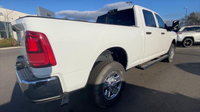2026 RAM Ram 3500 RAM 3500 TRADESMAN CREW CAB 4X4 64 BOX