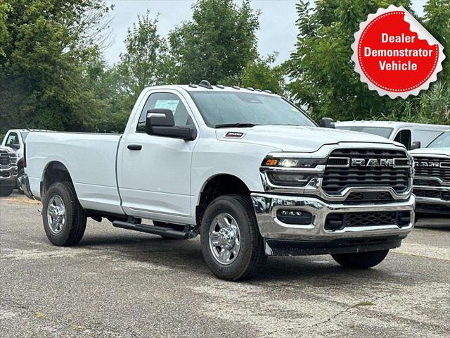 2026 RAM Ram 3500 RAM 3500 TRADESMAN REGULAR CAB 4X4 8 BOX