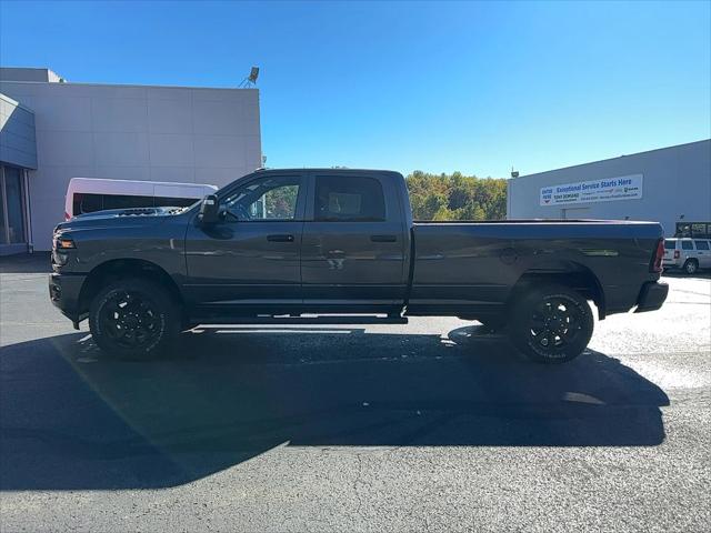2026 RAM Ram 2500 RAM 2500 BLACK EXPRESS CREW CAB 4X4 8 BOX