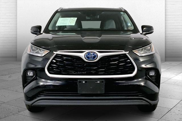 2023 Toyota Highlander Hybrid XLE Bronze