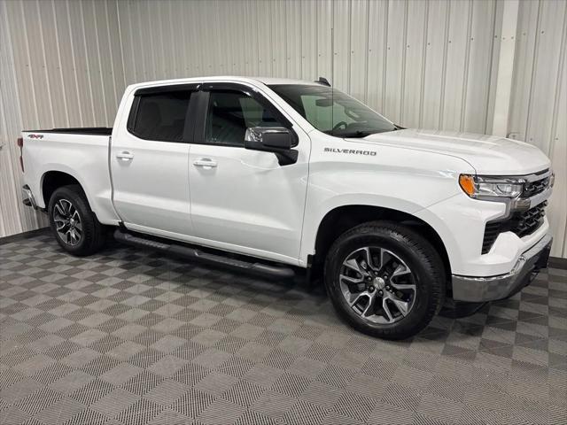 2022 Chevrolet Silverado 1500 4WD Crew Cab Short Bed LT with 2FL