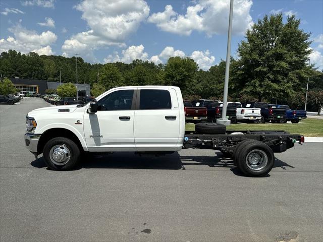 2024 RAM Ram 3500 Chassis Cab RAM 3500 SLT CREW CAB CHASSIS 4X4 60 CA
