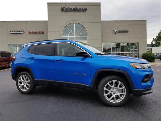 2022 Jeep Compass Latitude Lux 4x4 2022 Jeep Compass Latitude Lux 4x4