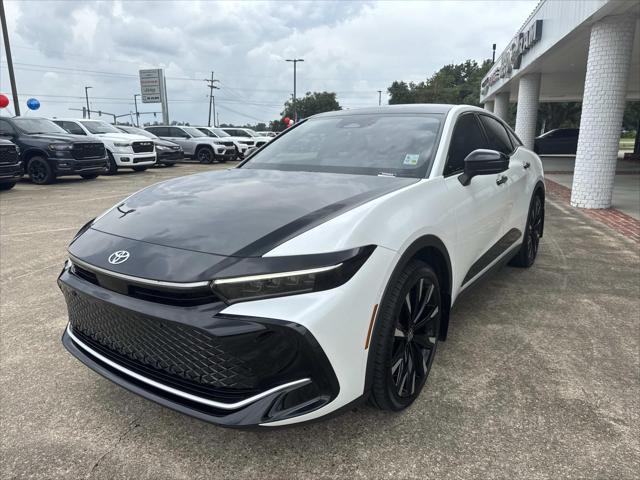 2025 Toyota Crown Platinum 2025 Toyota Crown Platinum