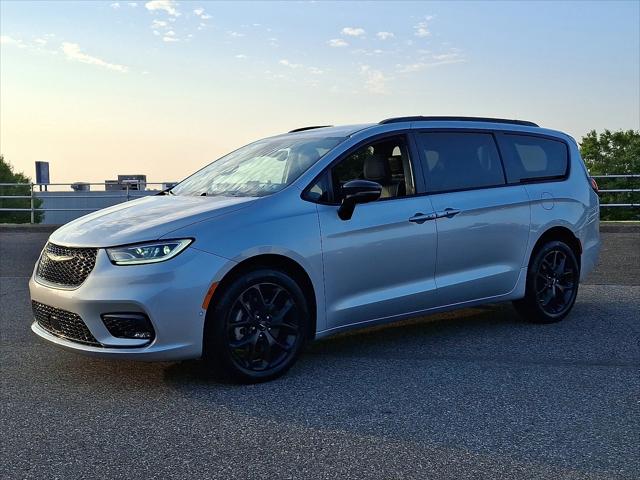 2023 Chrysler Pacifica Limited AWD