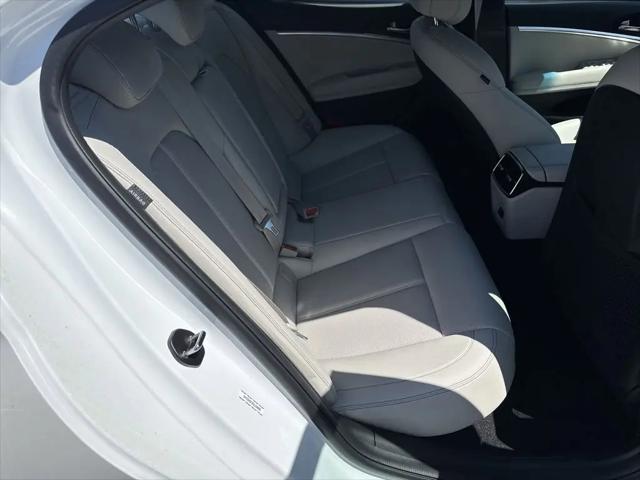 2025 Genesis G70 2.5T RWD