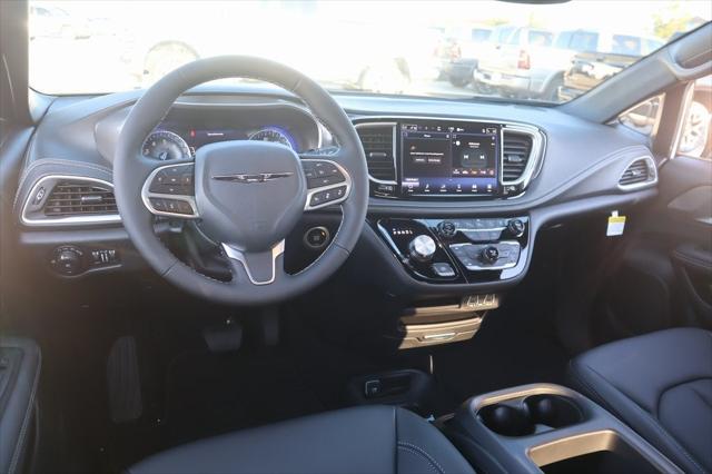 2025 Chrysler Pacifica PACIFICA SELECT