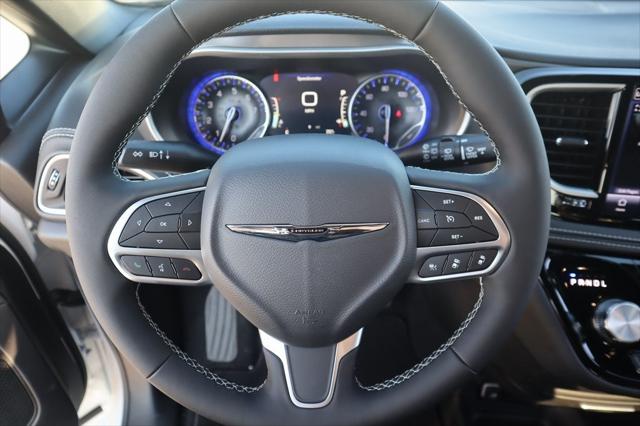 2025 Chrysler Pacifica PACIFICA SELECT