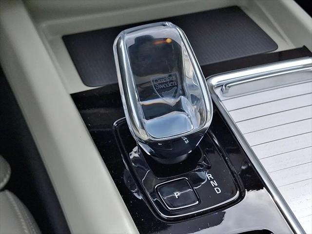 2026 Volvo XC60 Plug-In Hybrid Ultra, T8 AWD Electric/Gasoline, Dark