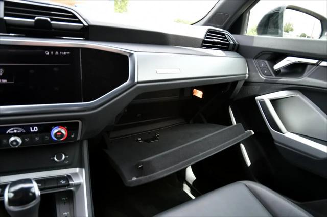 2025 Audi Q3 Premium 45 TFSI S line quattro Tiptronic