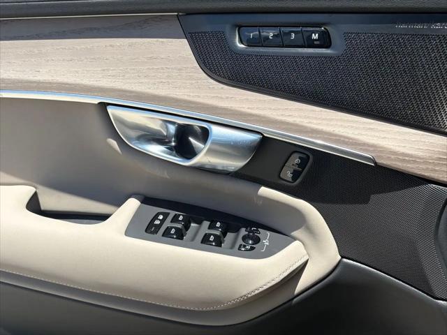 2026 Volvo XC90 Plus, B6 AWD Gas (mild hybrid), Gasoline, Bright, 7 Seats