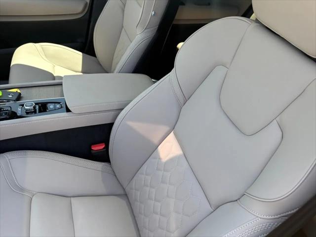 2026 Volvo XC90 Plus, B6 AWD Gas (mild hybrid), Gasoline, Bright, 7 Seats