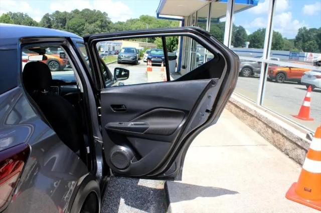2023 Nissan Kicks S Xtronic CVT