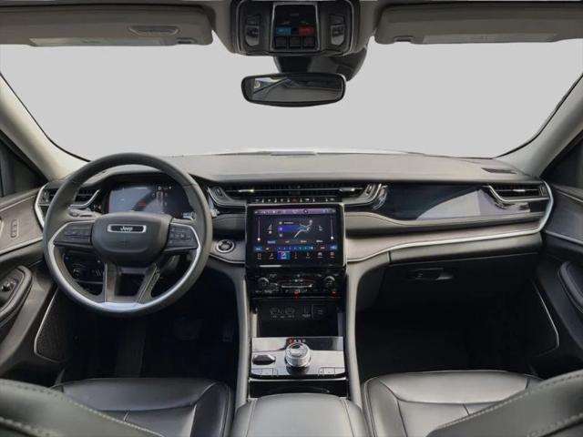 2023 Jeep Grand Cherokee Base